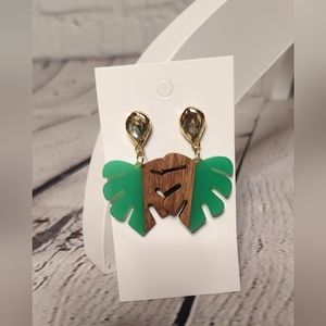 Boutique Leaf Green EMERALD & WOOD TROPICAL  DROP EARRINGS